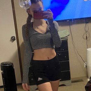 cropped sweater w/ hoodie